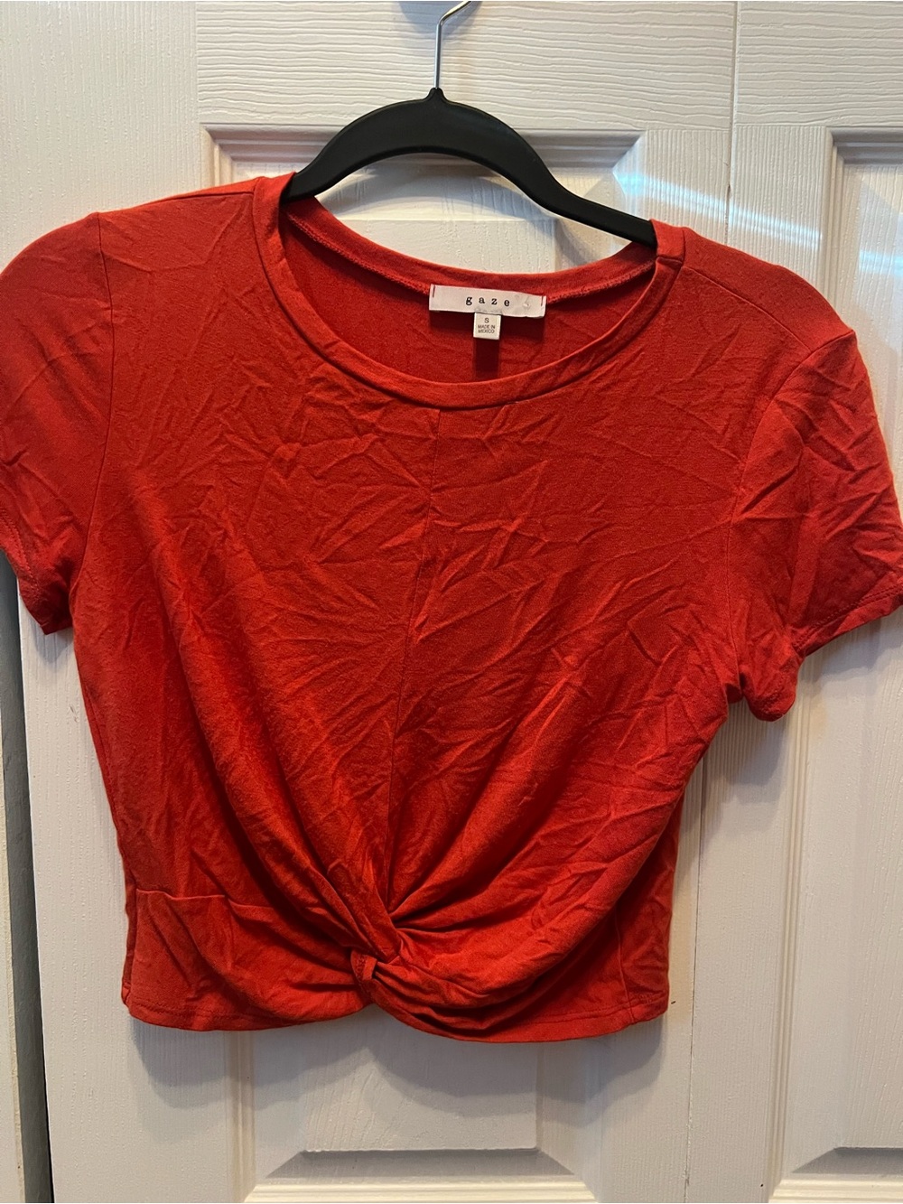 gaze Twist-Knot Crop Top